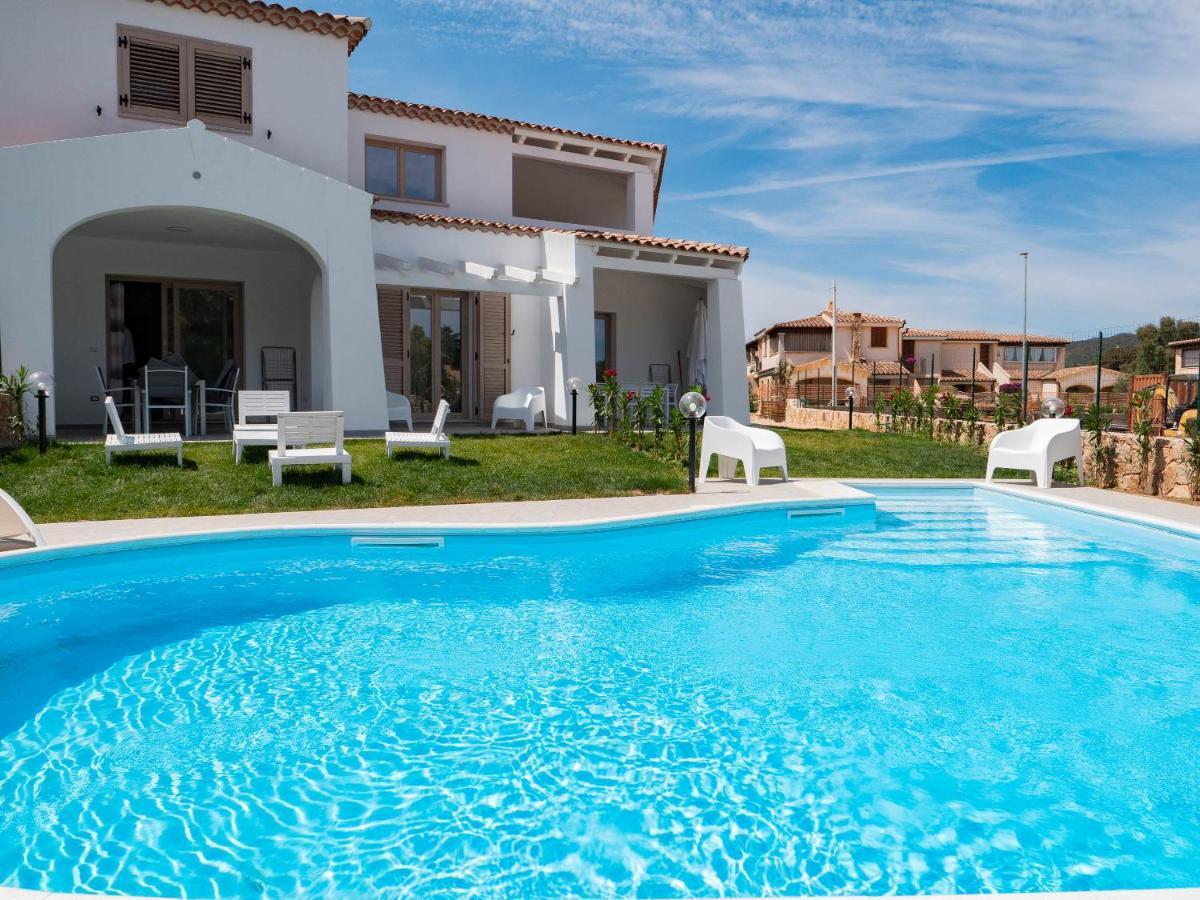 Villetta Con Piscina Budoni Affitti Spiaggia 700 Mt Buitenkant foto
