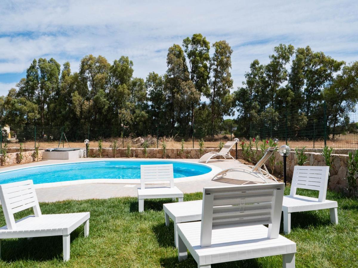 Villetta Con Piscina Budoni Affitti Spiaggia 700 Mt Buitenkant foto